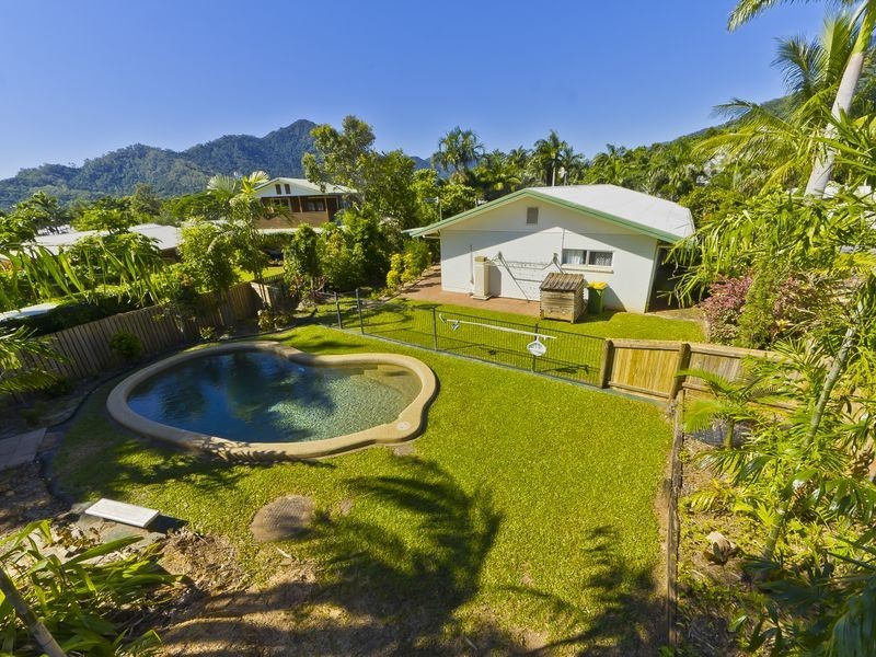 8 Bolwarra Close, Redlynch QLD 4870