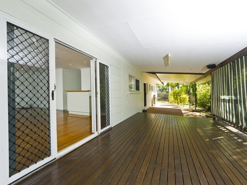 8 Bolwarra Close, Redlynch QLD 4870