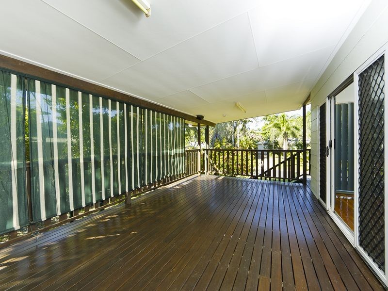 8 Bolwarra Close, Redlynch QLD 4870