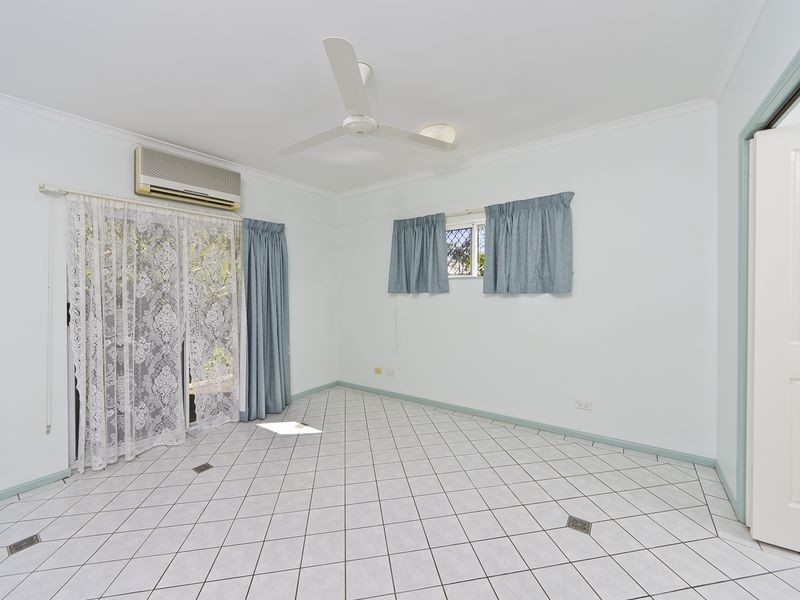 8 Bolwarra Close, Redlynch QLD 4870