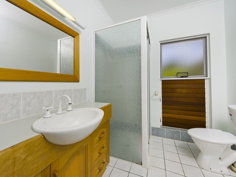 8 Bolwarra Close, Redlynch QLD 4870