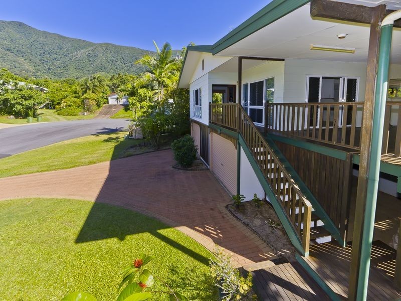 8 Bolwarra Close, Redlynch QLD 4870