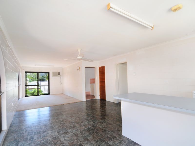 4/13 Armburst Street, Manoora QLD 4870