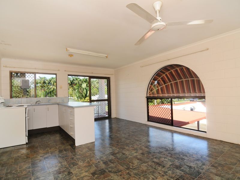 4/13 Armburst Street, Manoora QLD 4870
