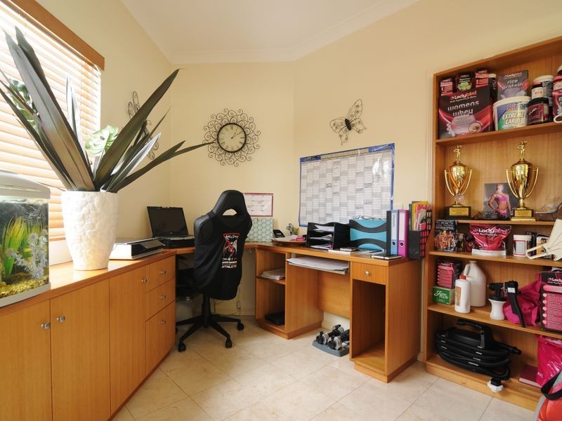 68/8 Munro Terrace, Mooroobool QLD 4870