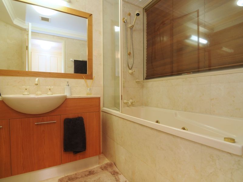 68/8 Munro Terrace, Mooroobool QLD 4870