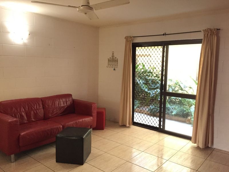 2/235 Mcleod Street, Cairns North QLD 4870
