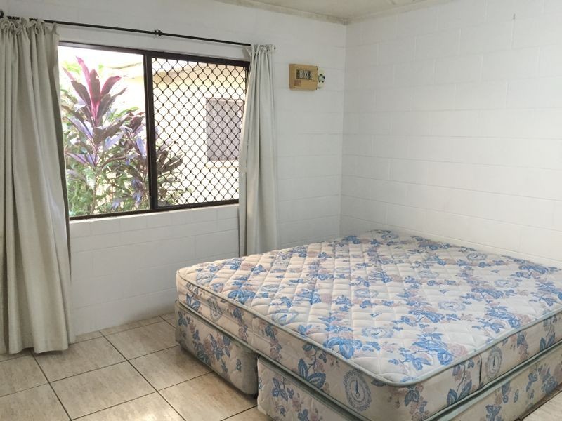 2/235 Mcleod Street, Cairns North QLD 4870