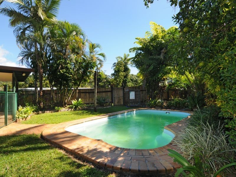 24 Hillview Crescent, Whitfield QLD 4870