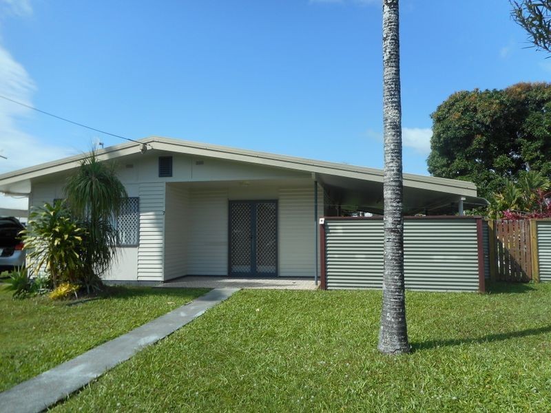 7 Smallwood Street, Mooroobool QLD 4870