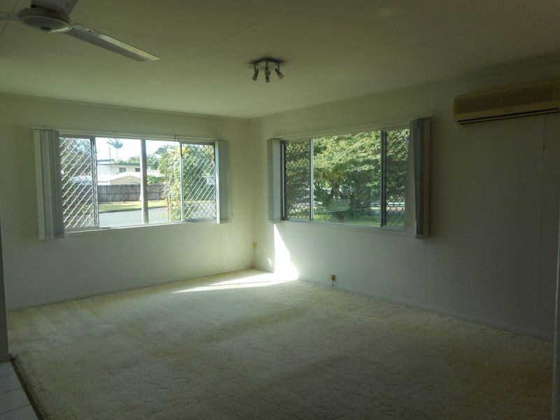 7 Smallwood Street, Mooroobool QLD 4870