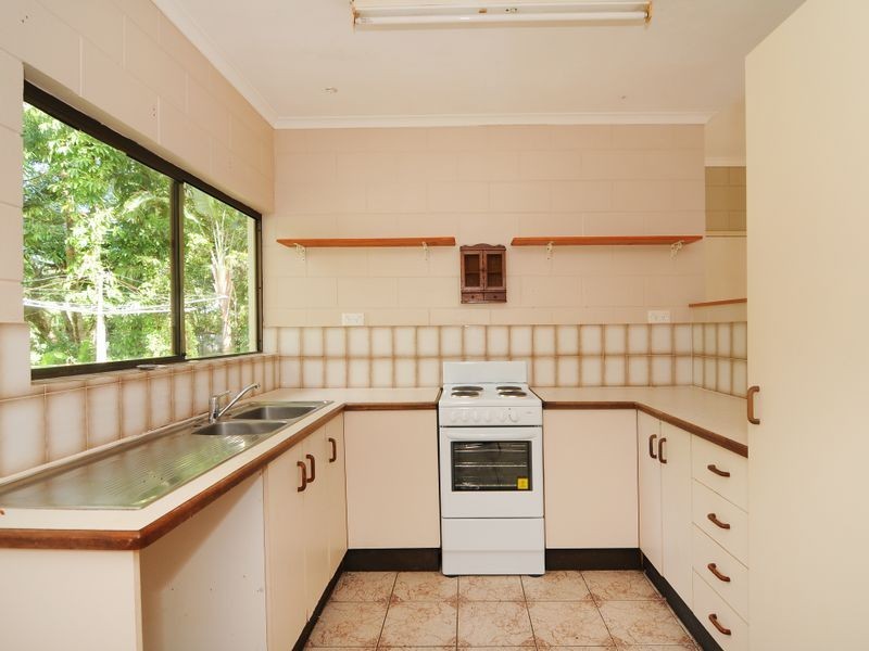 8 Ramsey Drive, Kanimbla QLD 4870