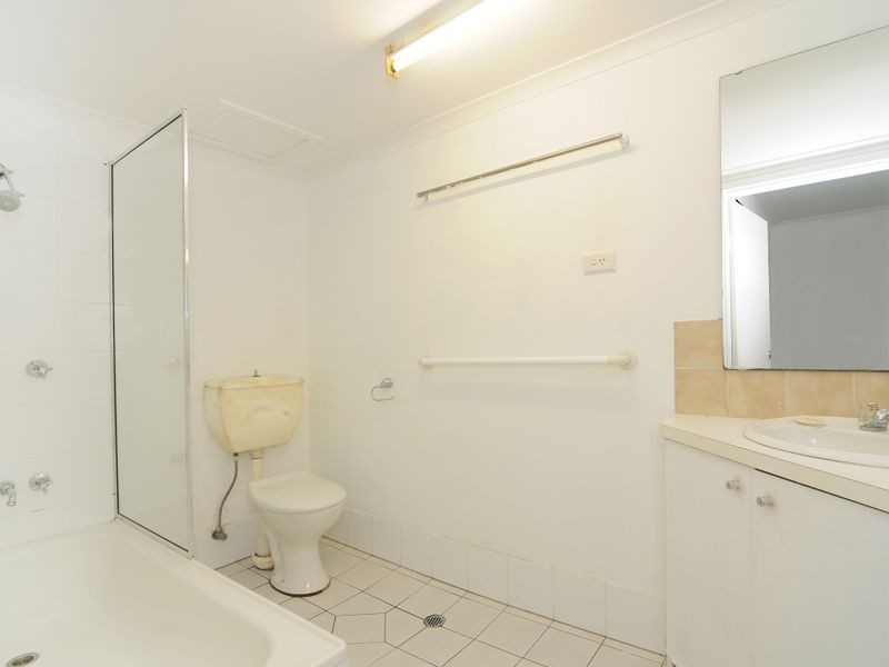 2/71 Boland Street, Westcourt QLD 4870