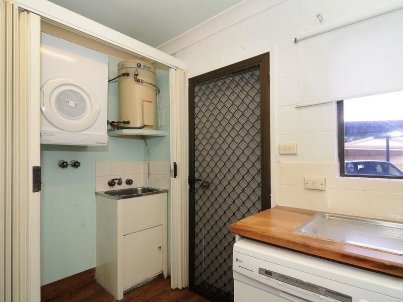 2/71 Boland Street, Westcourt QLD 4870