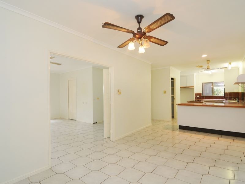 18 – 20 Cascade Drive, Redlynch QLD 4870