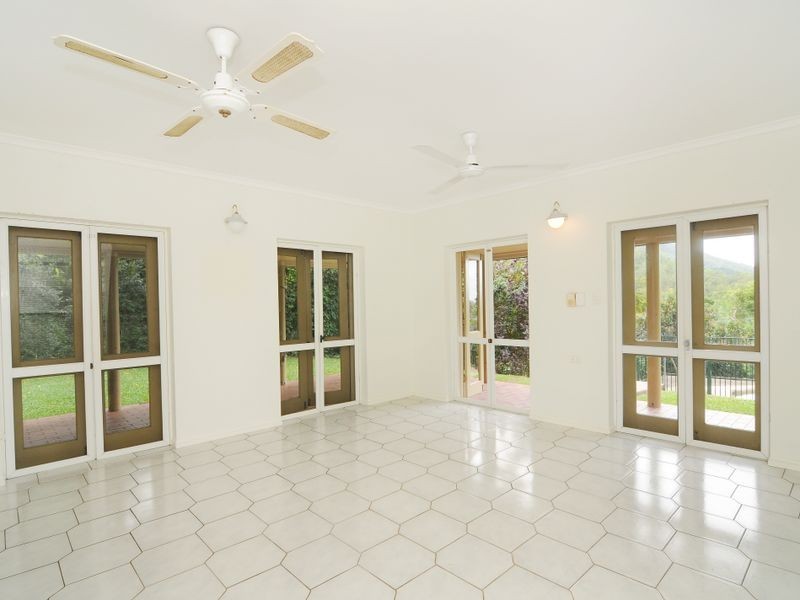 18 – 20 Cascade Drive, Redlynch QLD 4870