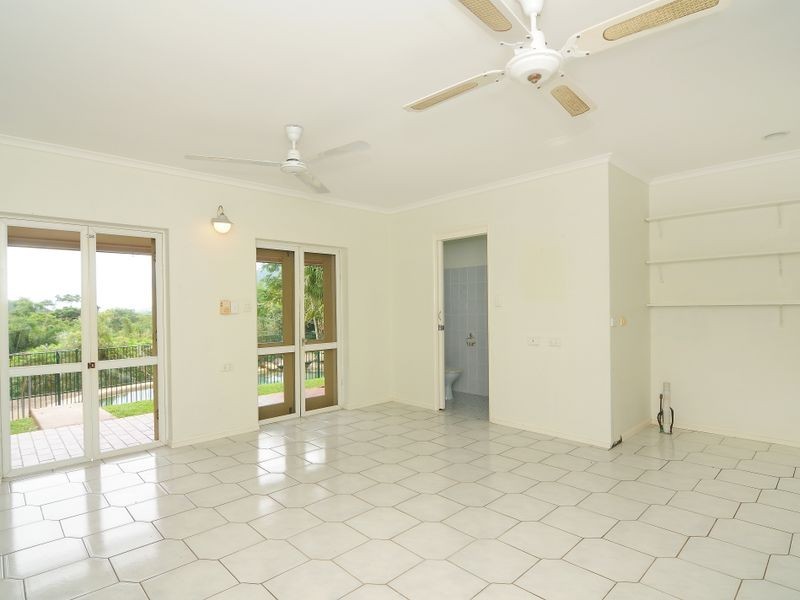 18 – 20 Cascade Drive, Redlynch QLD 4870