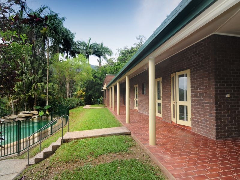 18 – 20 Cascade Drive, Redlynch QLD 4870