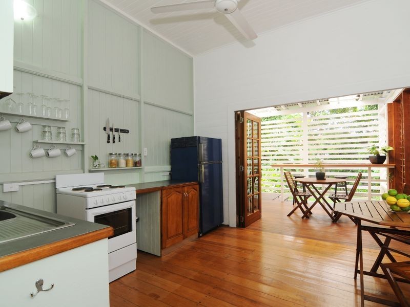 6 Cairns Street, Cairns North QLD 4870