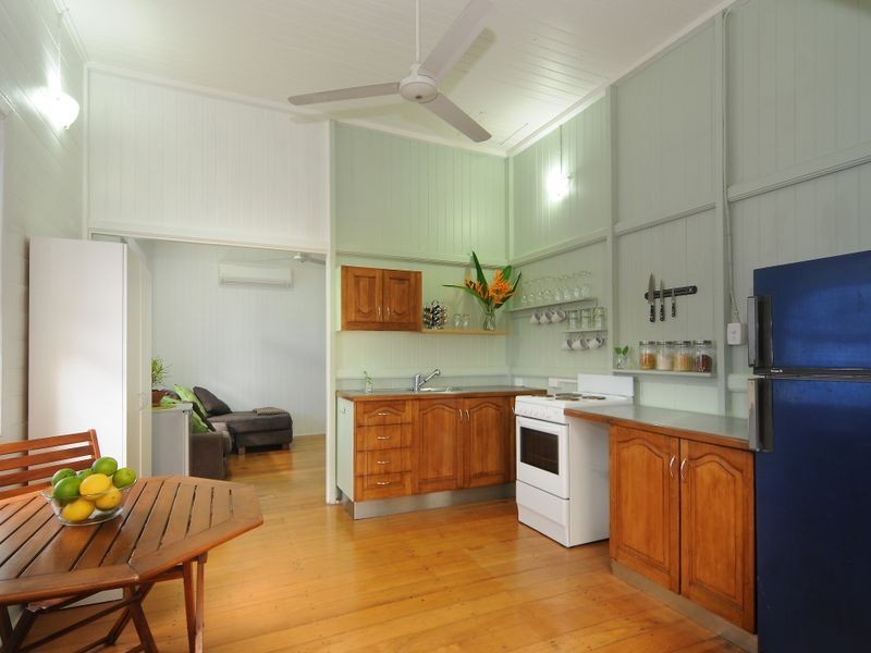 6 Cairns Street, Cairns North QLD 4870