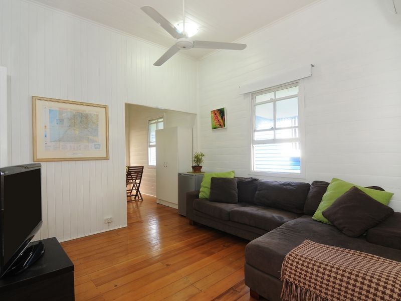 6 Cairns Street, Cairns North QLD 4870