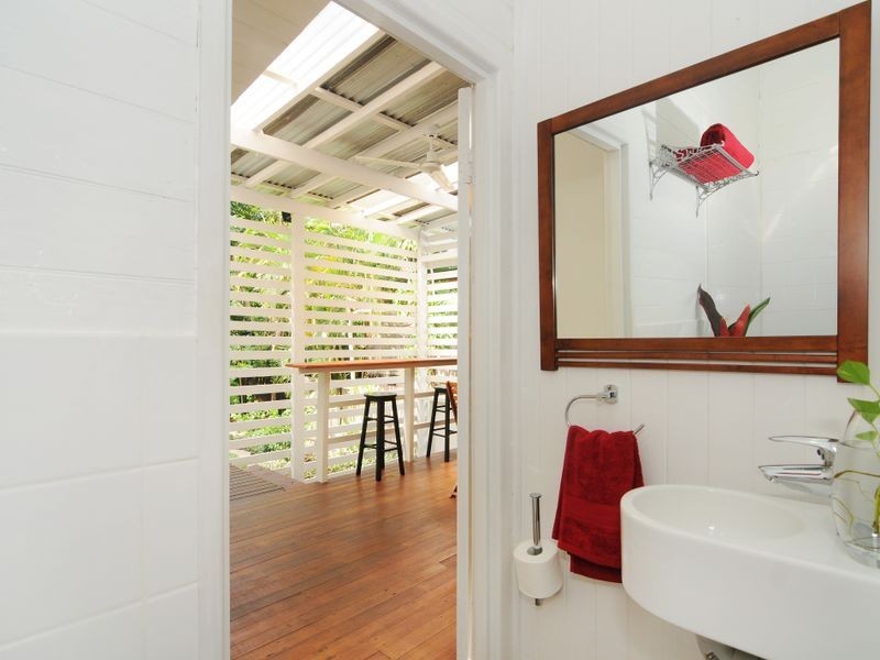 6 Cairns Street, Cairns North QLD 4870