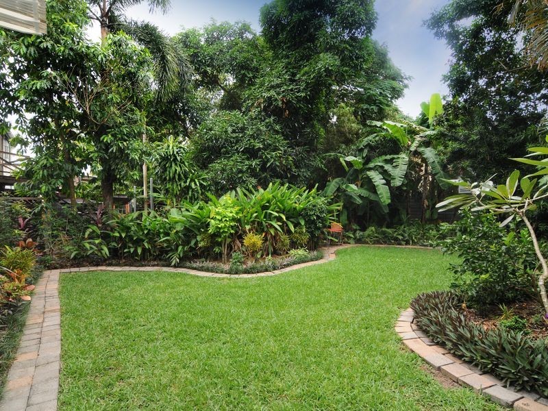 6 Cairns Street, Cairns North QLD 4870