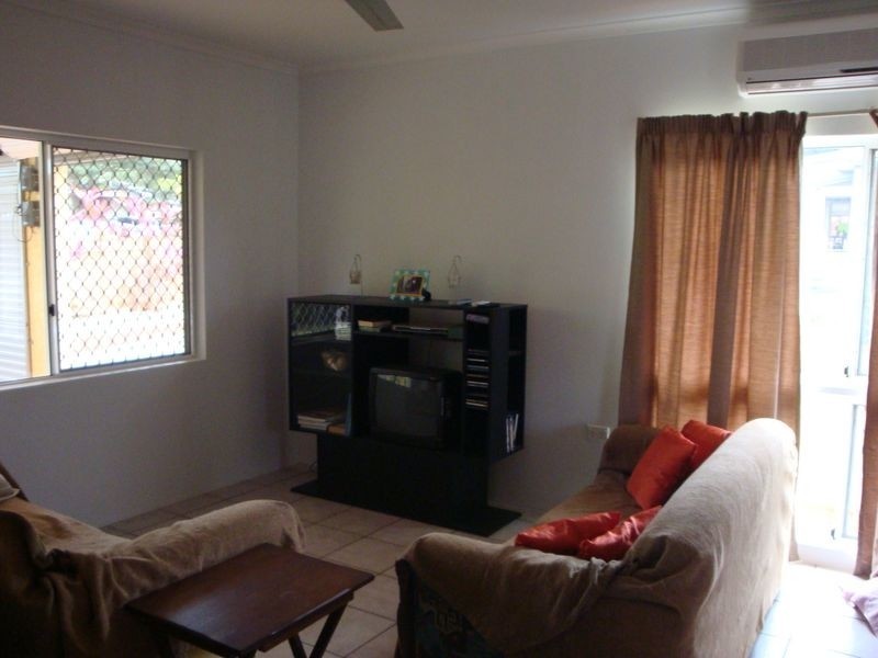 10 Goodfellow Close, Mooroobool QLD 4870