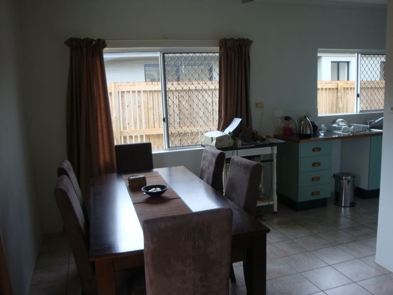 10 Goodfellow Close, Mooroobool QLD 4870