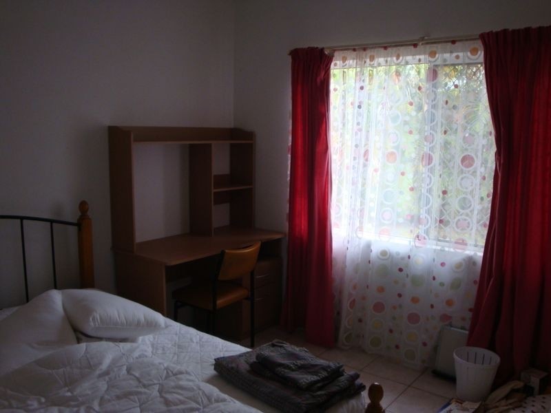 10 Goodfellow Close, Mooroobool QLD 4870