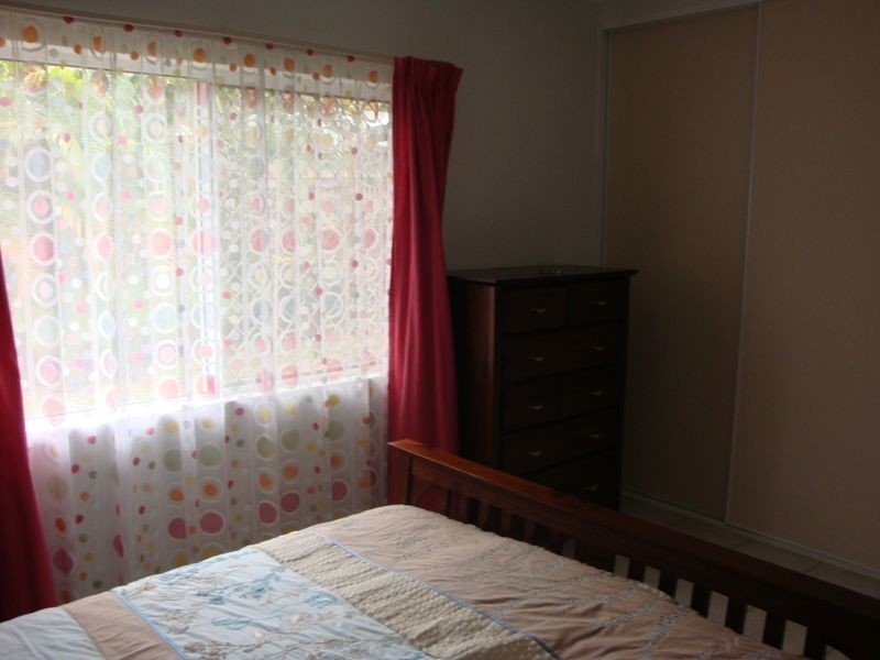 10 Goodfellow Close, Mooroobool QLD 4870