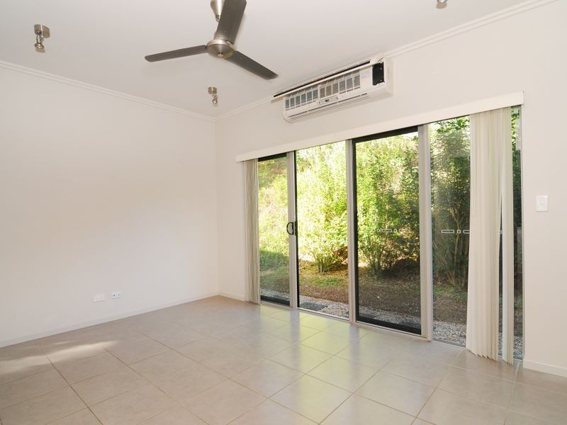 16 Willie Ming Close, Redlynch QLD 4870