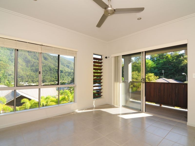 16 Willie Ming Close, Redlynch QLD 4870