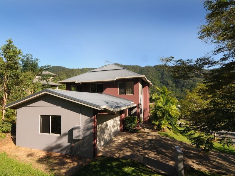 16 Willie Ming Close, Redlynch QLD 4870
