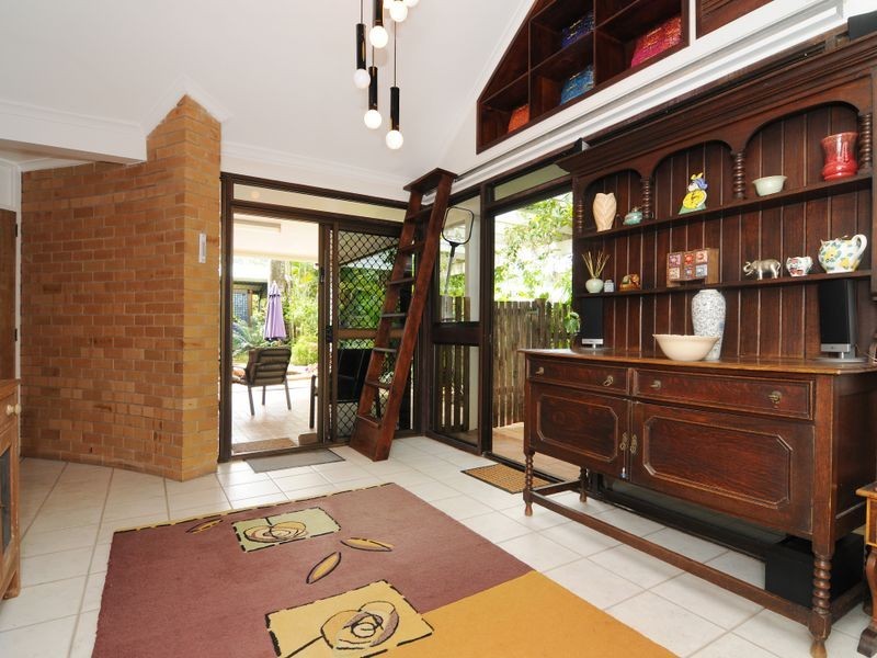 21 McHugh Crescent, Whitfield QLD 4870