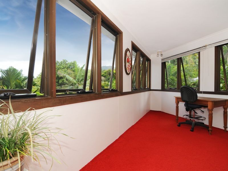 21 McHugh Crescent, Whitfield QLD 4870