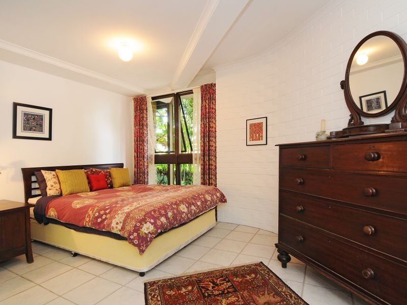 21 McHugh Crescent, Whitfield QLD 4870