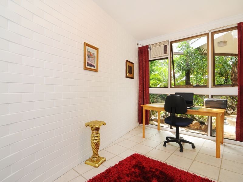 21 McHugh Crescent, Whitfield QLD 4870