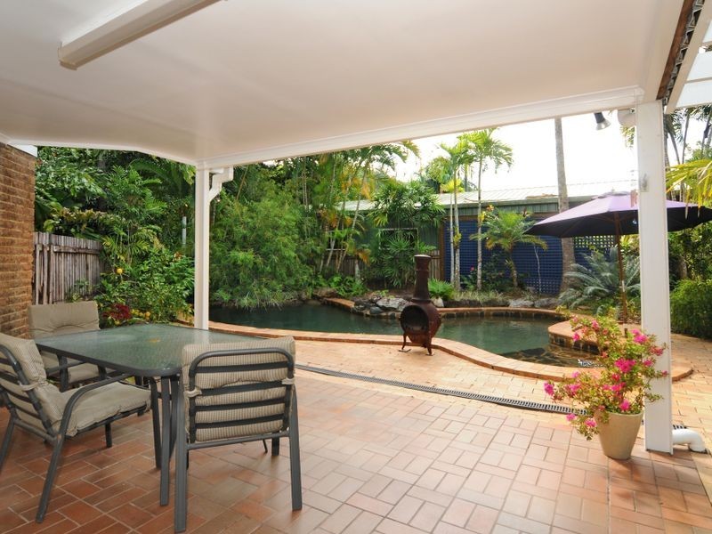 21 McHugh Crescent, Whitfield QLD 4870