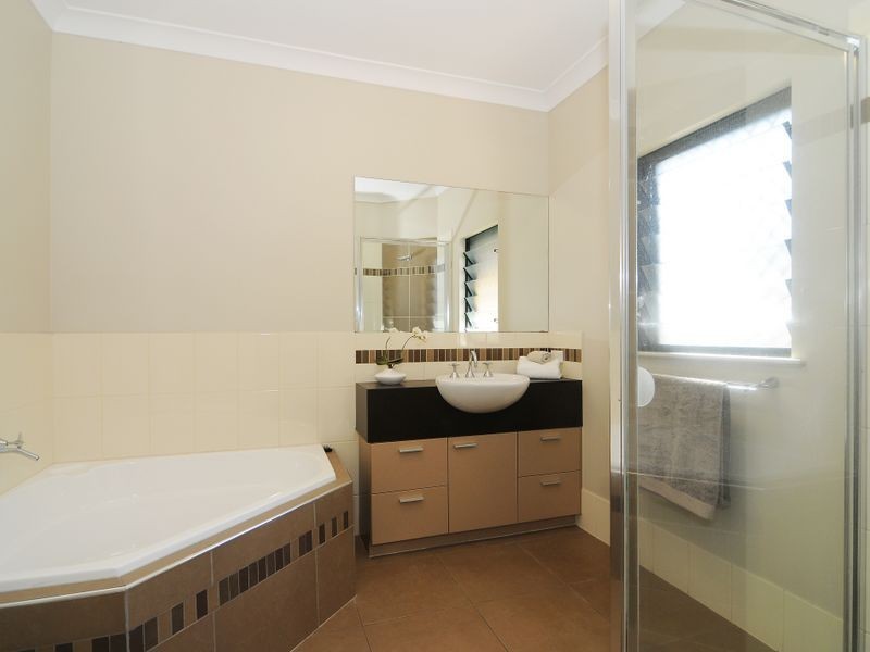 36 Hockey Avenue, Smithfield QLD 4878