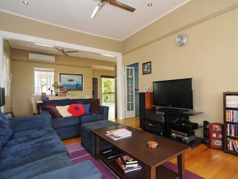 16 Thomas Street, Manunda QLD 4870