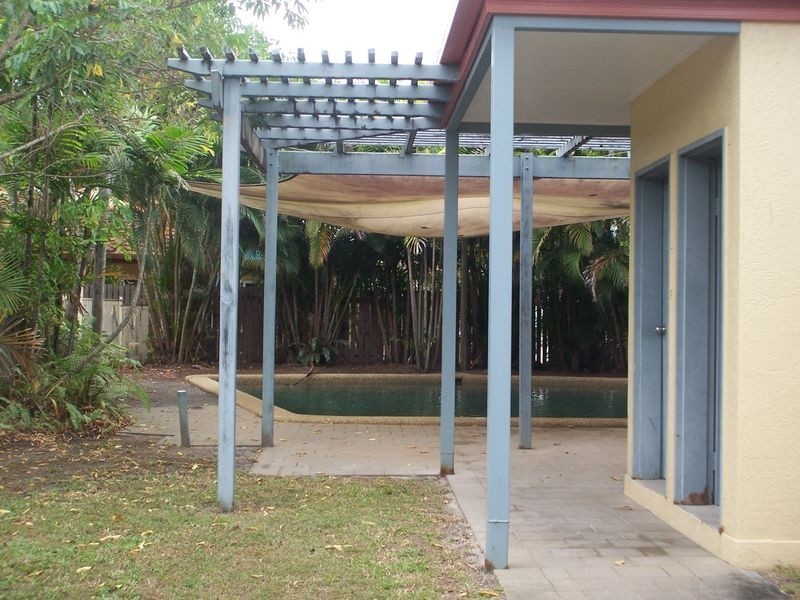 Manoora QLD 4870