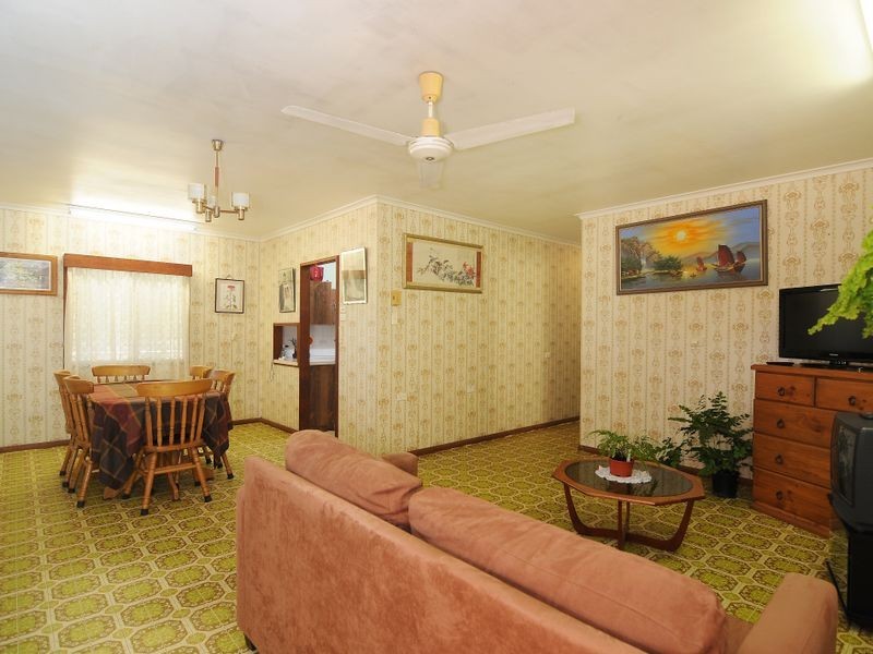 71663 Bruce Highway, Centenary Heights QLD 4869