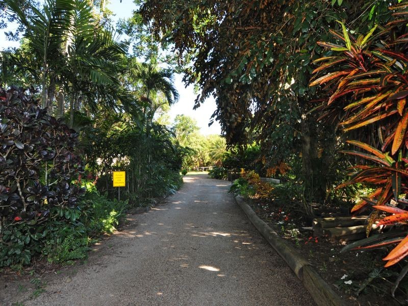 71663 Bruce Highway, Centenary Heights QLD 4869