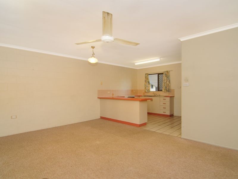 11/64 Pease Street, Manoora QLD 4870