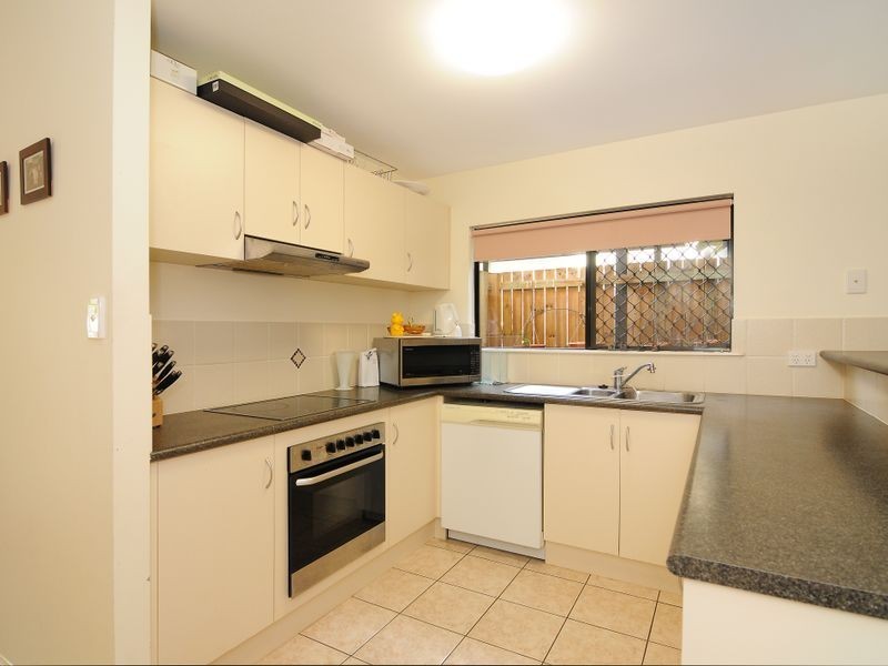 5/24 Old Smithfield Road, Freshwater QLD 4870