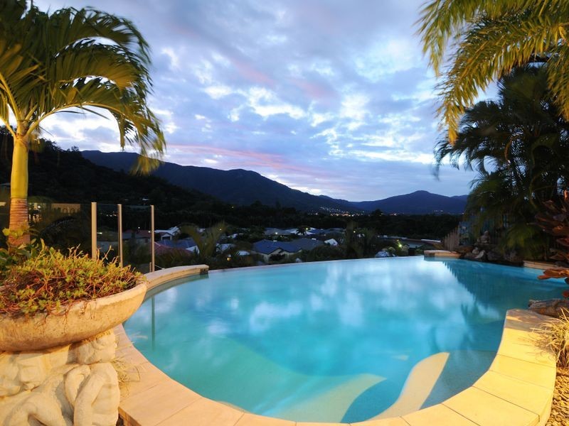 5 Greendale Close, Brinsmead QLD 4870