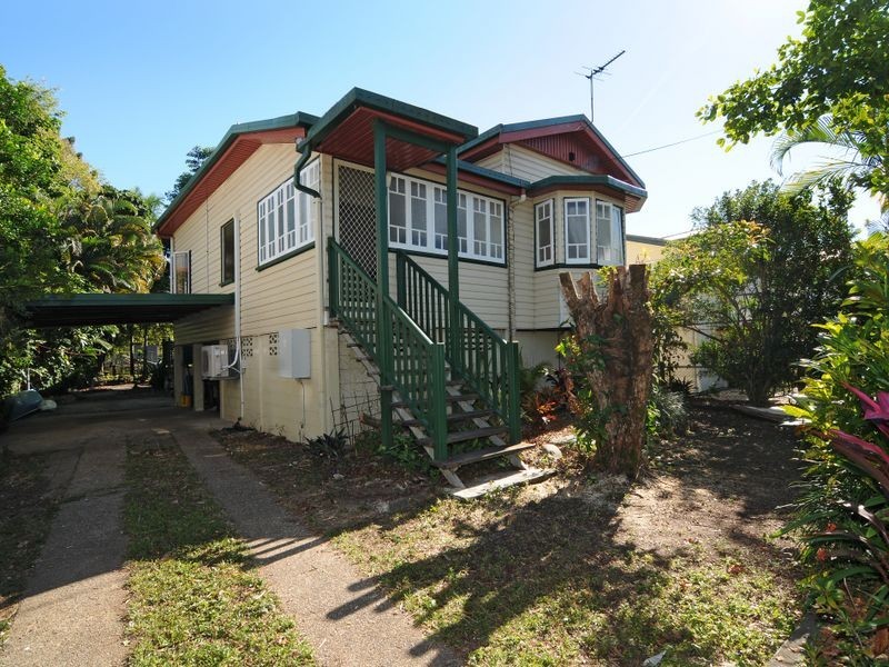 18 Thomas Street, Manunda QLD 4870