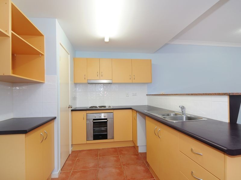 1/6 Quetta Close, Manoora QLD 4870