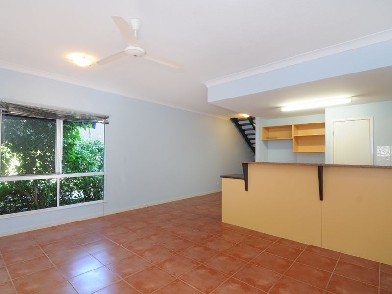 1/6 Quetta Close, Manoora QLD 4870